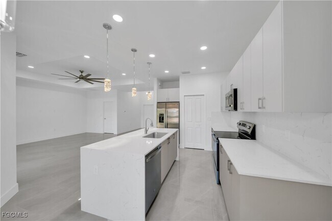 Foto del edificio - 3715 Sunset Rd