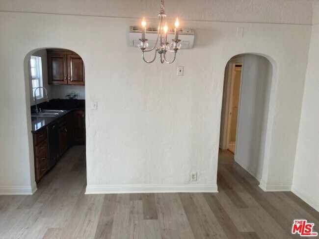 Foto del edificio - 440 N Orange Grove Ave