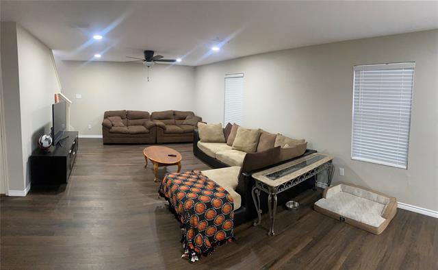 Building Photo - 2201 White Pine Dr