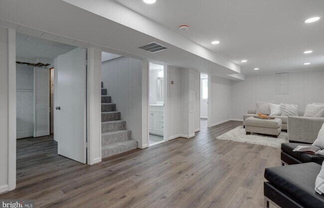 Foto del edificio - 4113 Lamarre Dr