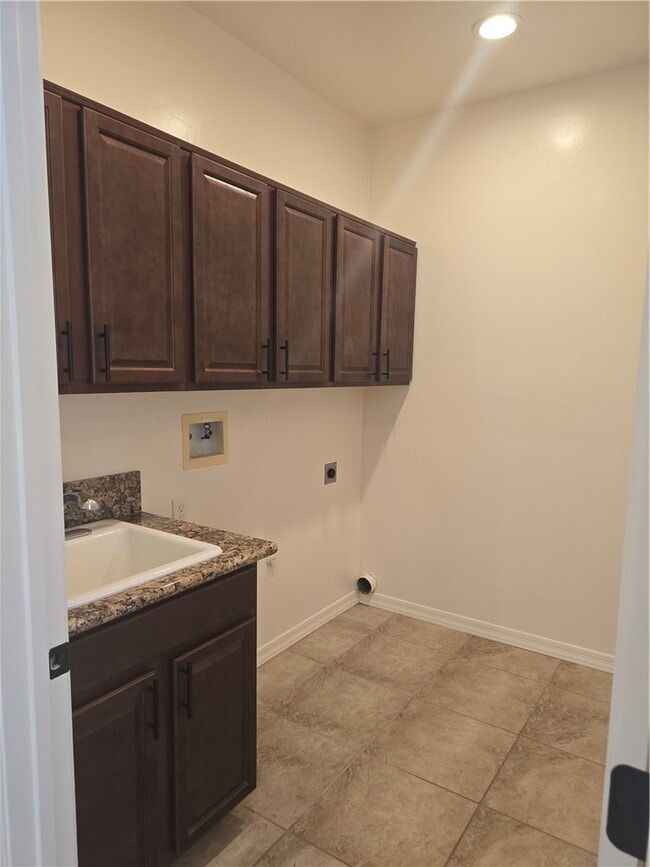 Building Photo - 417 Chablis Ct