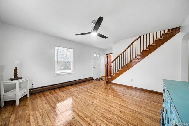 Foto del edificio - 15 Forge Hill Rd