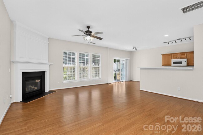 Foto del edificio - 8115 Kincaid Ct