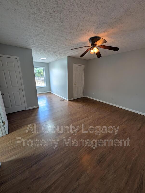 Foto del edificio - 3321 Southridge Dr