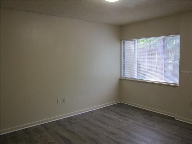 Foto del edificio - 300 NW 20th Ave