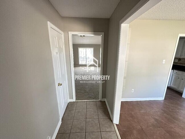 Foto del edificio - 6893 Rockingham Rd