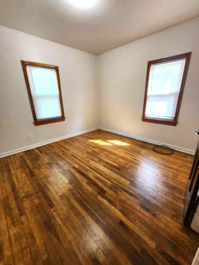 Building Photo - 2 BR South Euclid