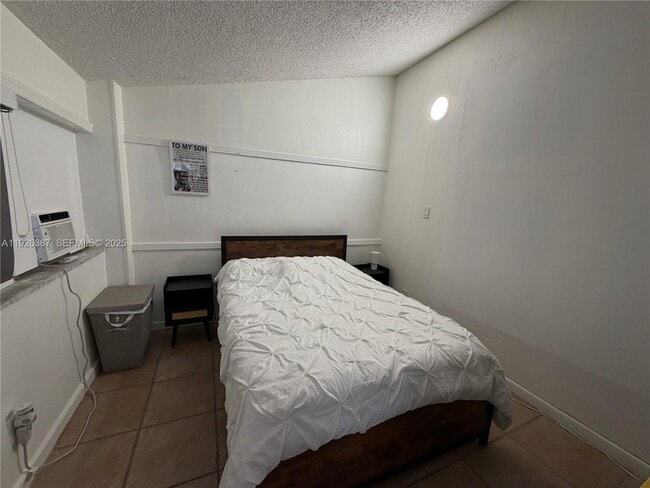 Building Photo - 200 W 53rd Terrace