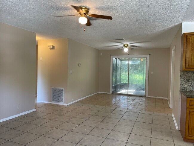 Living space - 6722 Fern Circle