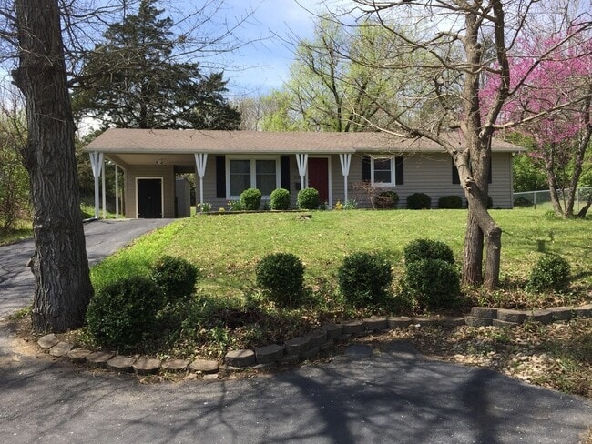 Building Photo - Lovely 3bed House off West Boulevard!!