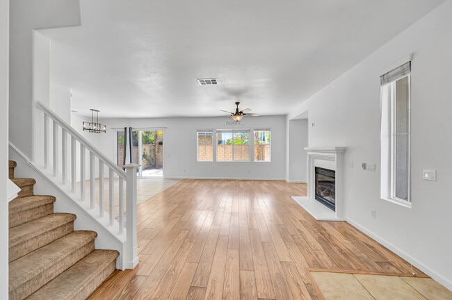 Building Photo - 23904 Calle del Sol Dr