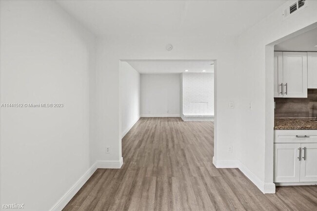 Foto del edificio - 4 br, 2 bath House - 7801 NW 70th Ave