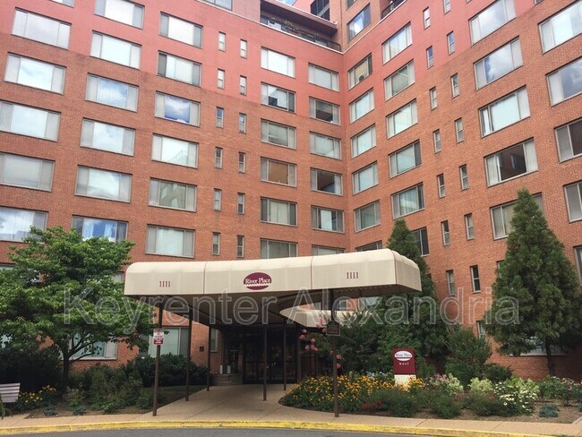 Foto del edificio - 1111 Arlington Blvd