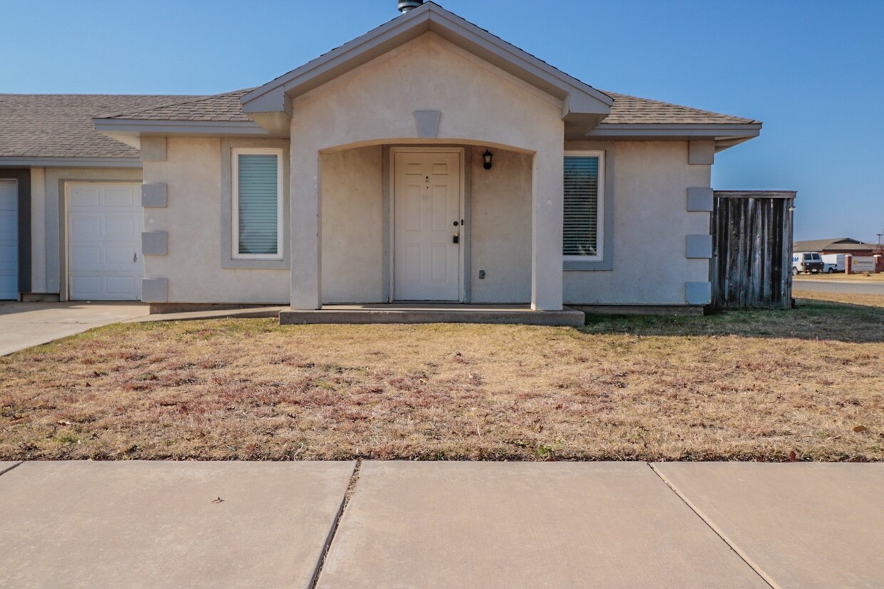 Foto principal - 2401 87th St