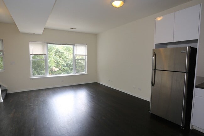 Photo - 2438 N Ashland Ave (Chicago, IL) Apartment