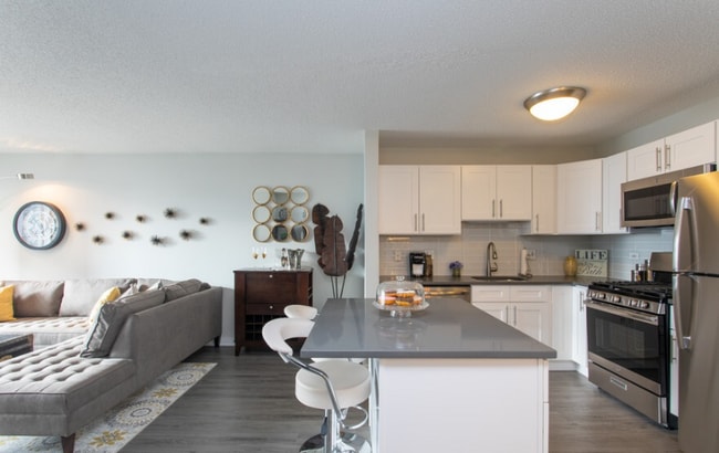 Photo - 32 W Grand Ave Apartment