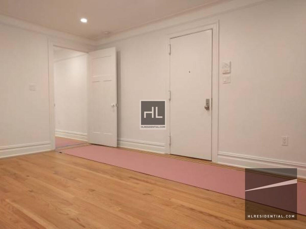 Foto principal - 64 Saint Johns Pl