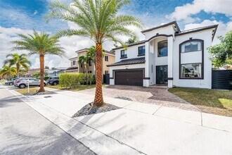 Building Photo - 16610 SW 57th Ln