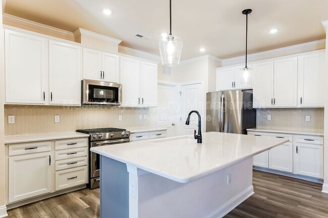 Building Photo - 616 Mount Blanc Way