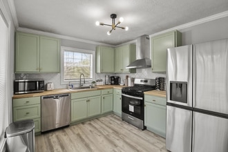 Building Photo - 216 River Birch Dr