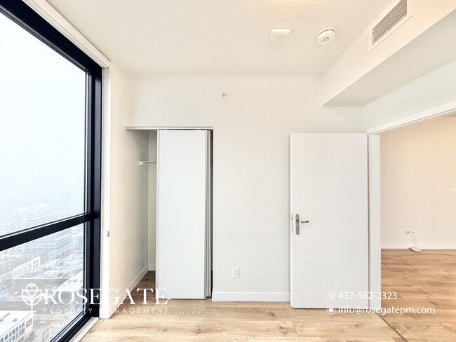 Building Photo - Modern 2-Bedroom Condo with Balcony – Only Hydro – Kitchener