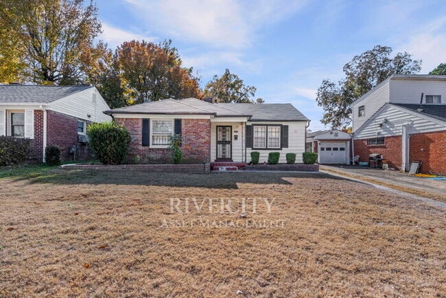 A MUST SEE !!!! FULLY RENOVATED AND SECTION 8 WELCOMED !!!!! - A MUST SEE !!!! FULLY RENOVATED AND SECTION 8 WELCOMED !!!!! House