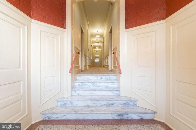 Entrada - 3014 Dent Pl NW