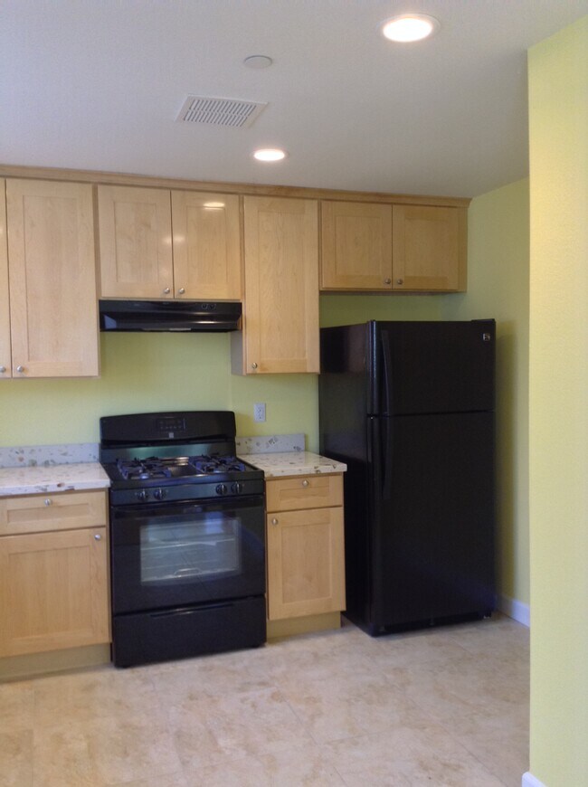 Building Photo - 48233 Hackberry St