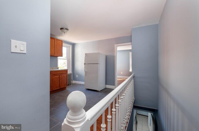 Building Photo - 18 E 21st St