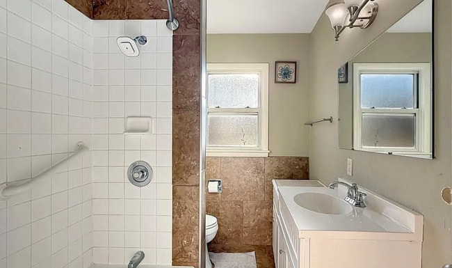 Building Photo - 2891 S Valentia St