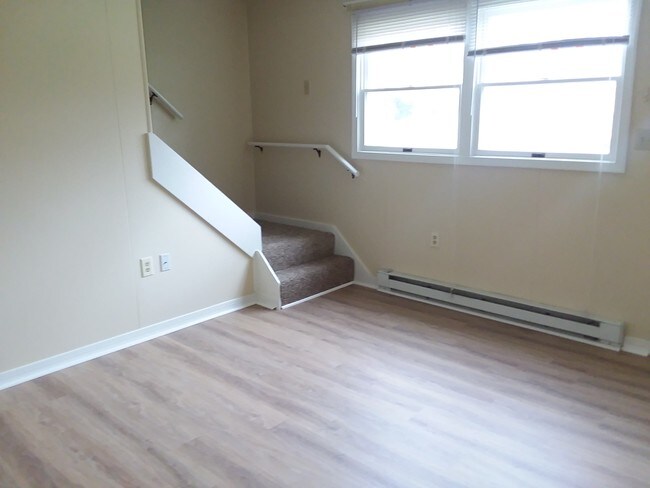 Building Photo - 30 Brindle Dr