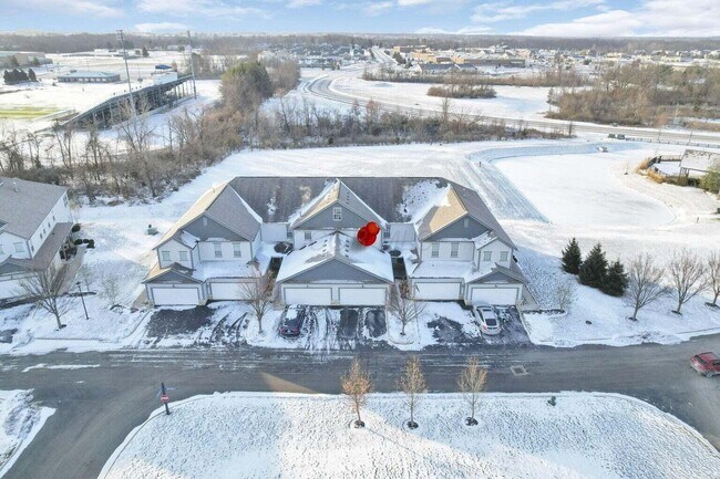 Foto del edificio - 550 Redwood Ln