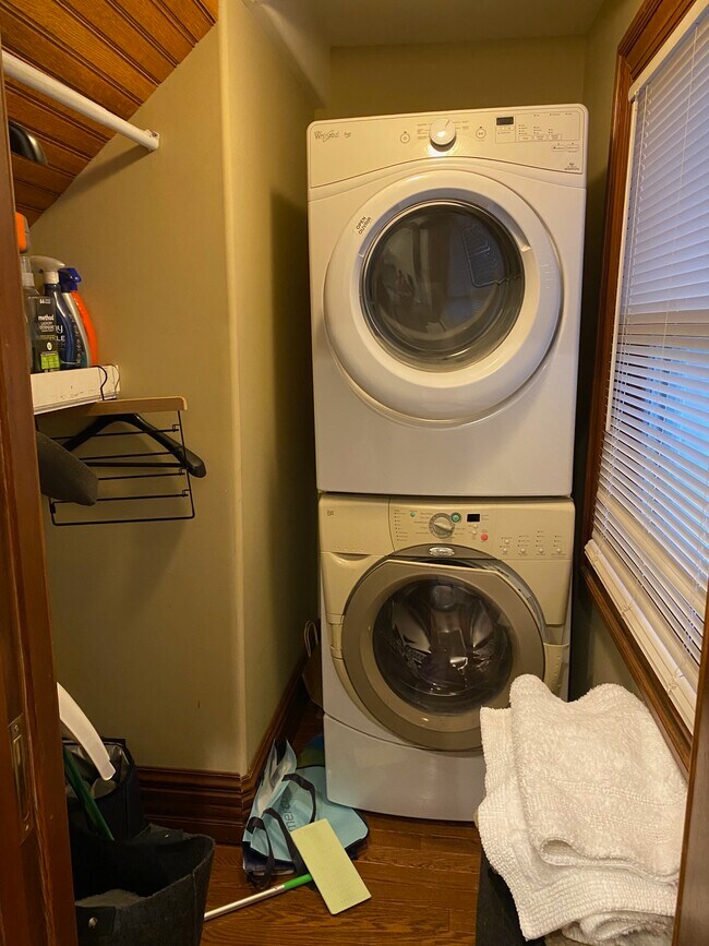 in unit laundry - 1 Club Cir