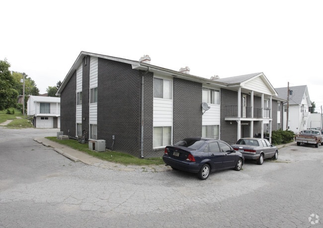 Building Photo - 2304 Lincoln Rd