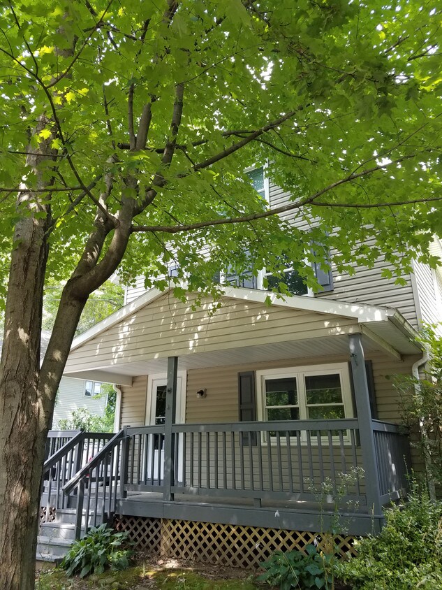 Primary Photo - 835 Berwin Street, Akron, Ohio 44310