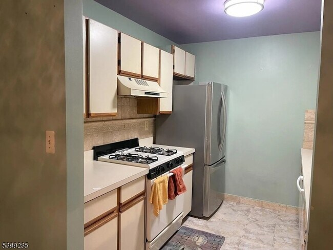 Foto del edificio - 420 Stratford Pl