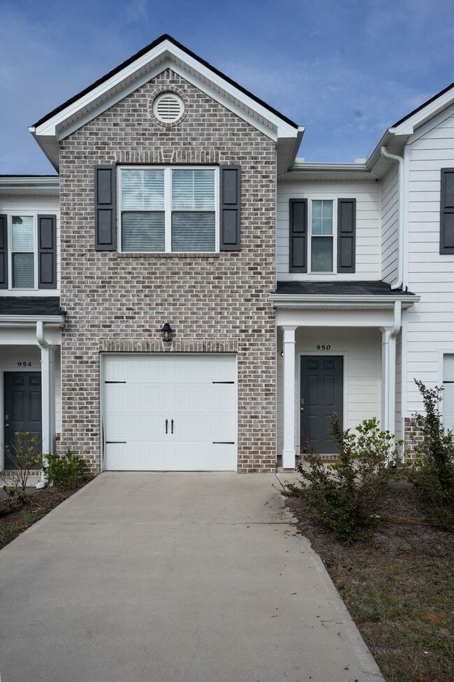 Building Photo - 950 Quaint Parish Cir