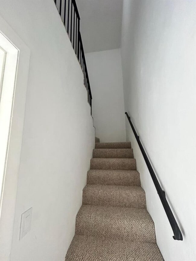 Foto del edificio - 347 Elm St