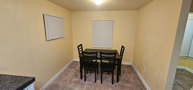 Building Photo - Cozy 2 bed 1 bath