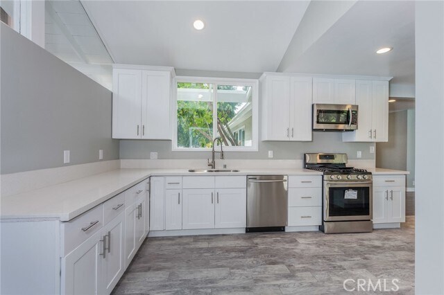 Foto del edificio - 16231 Moorpark St