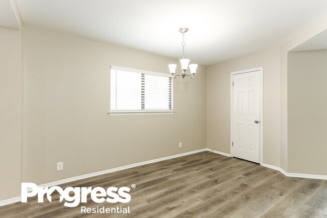 Building Photo - 7825 Sandpiper Park