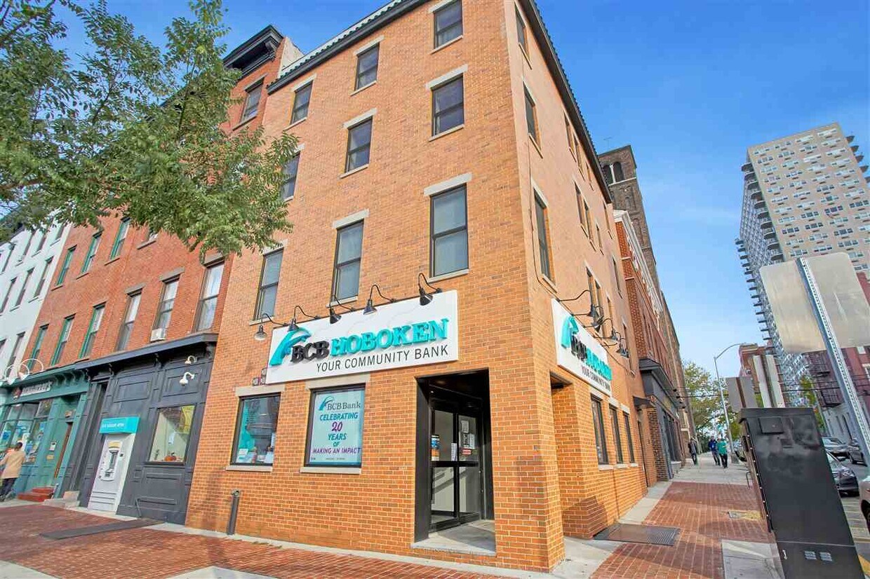 Primary Photo - 62 4th St