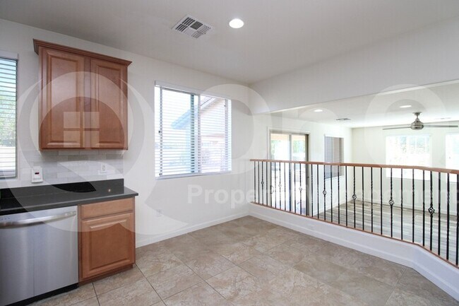 Foto del edificio - 4489 S Watauga Dr