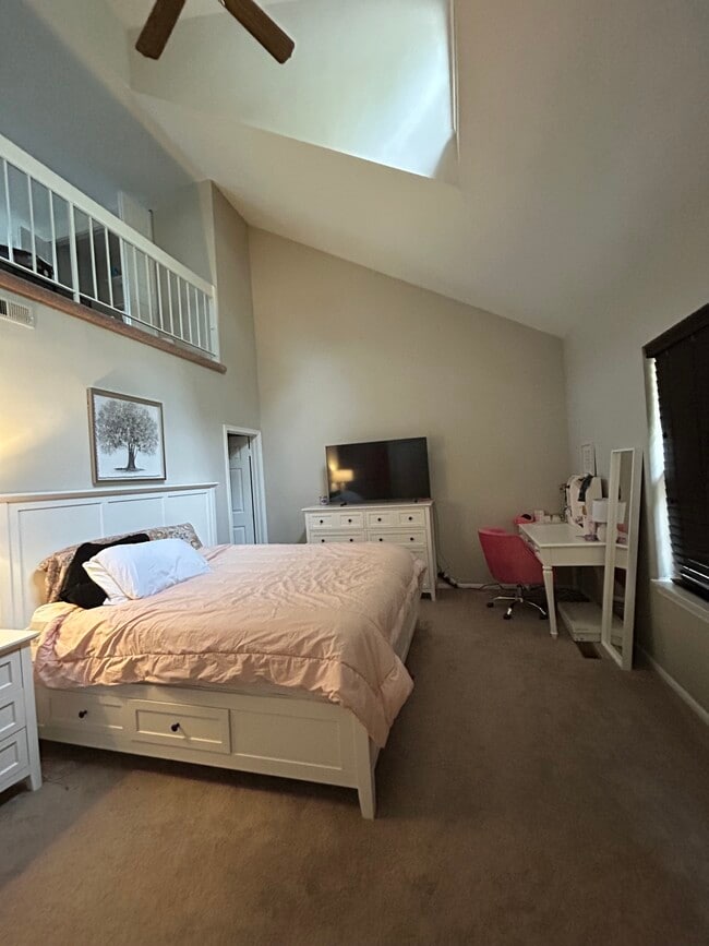 Photo - 10 Far Corners Loop Townhome