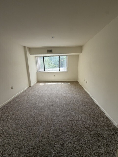 Interior Photo - Merion