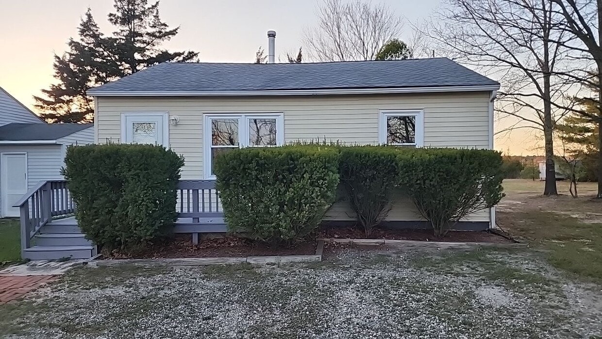 Foto principal - 349 N Genoa Ave