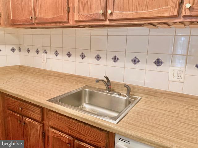 Foto del edificio - 18224 Swiss Cir