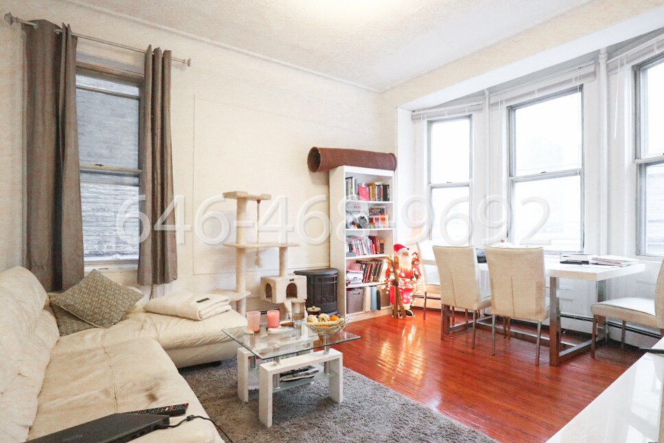 Primary Photo - 217 10th St