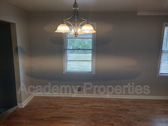 Building Photo - 6422 Gibson Rd