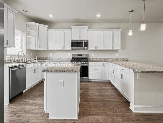 Building Photo - 2515 Hyacinth Ln